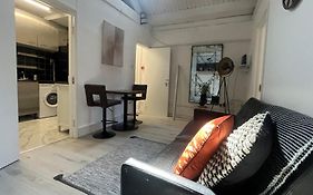 Nifty 2 Bedroom Flat In Goswell Rd