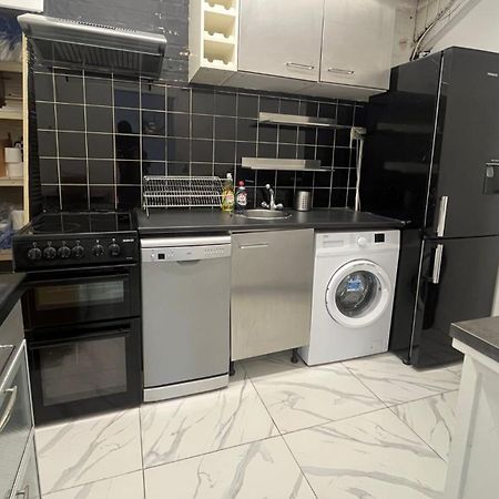 Nifty 2 Bedroom Flat In Goswell Rd Londra Esterno foto
