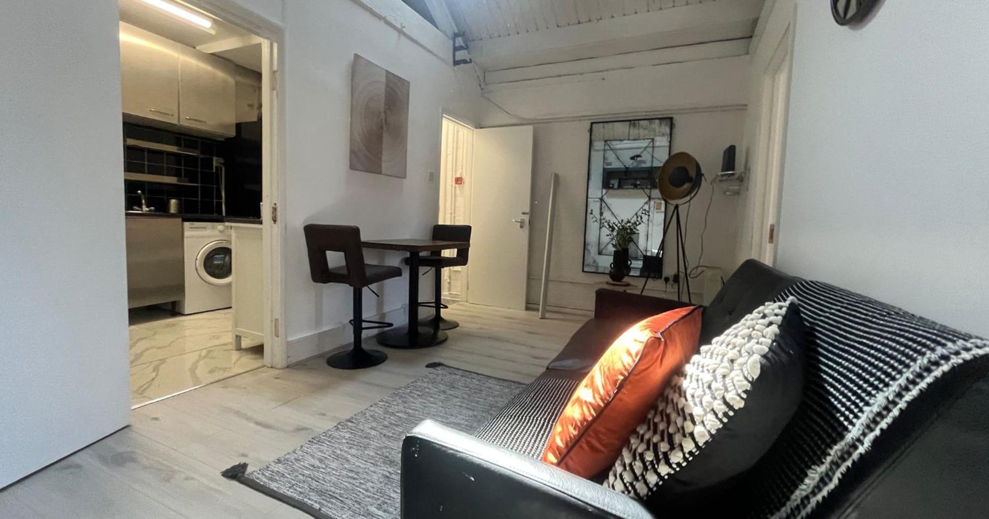 Nifty 2 Bedroom Flat In Goswell Rd Londra Esterno foto