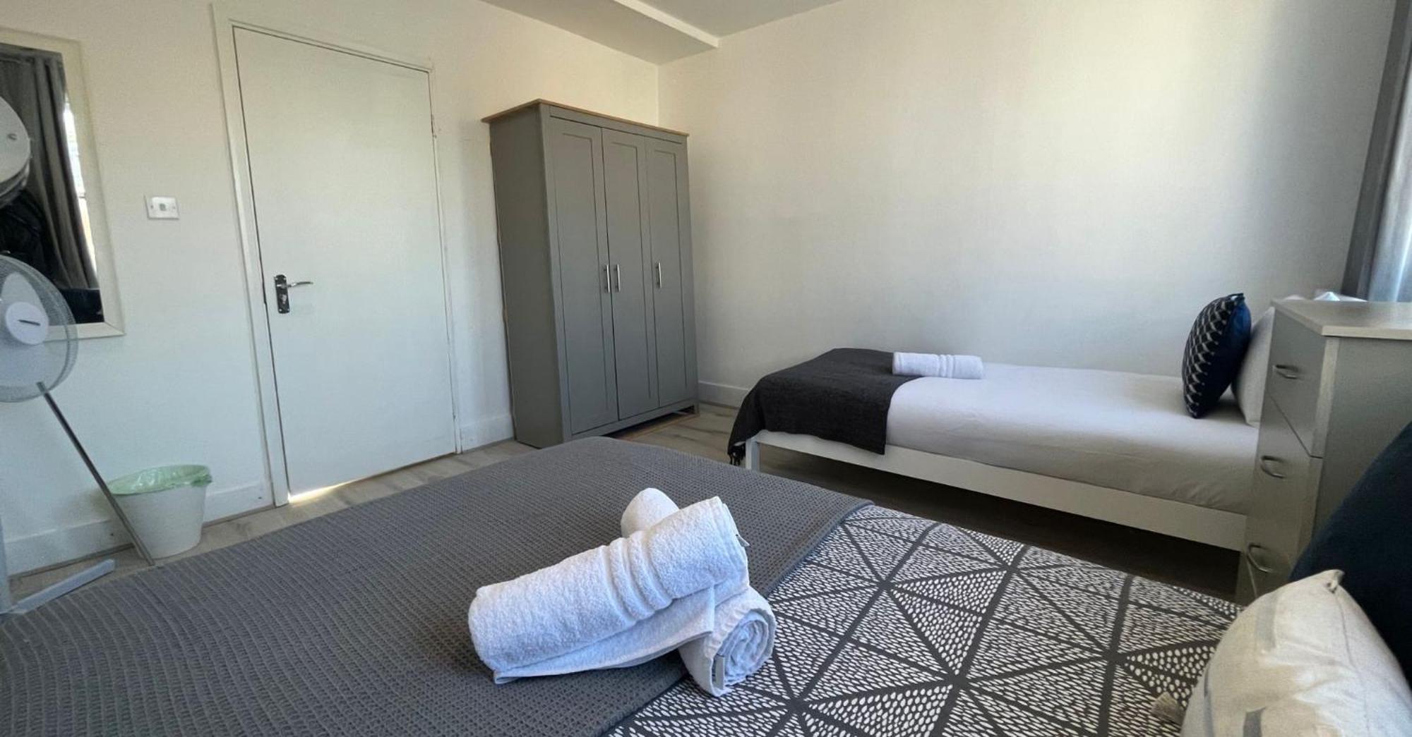 Nifty 2 Bedroom Flat In Goswell Rd Londra Esterno foto